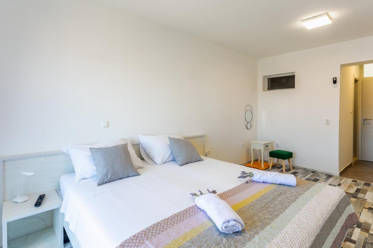 Apartments Luksa - Zf Hvar Đảo Hvar Ngoại thất bức ảnh