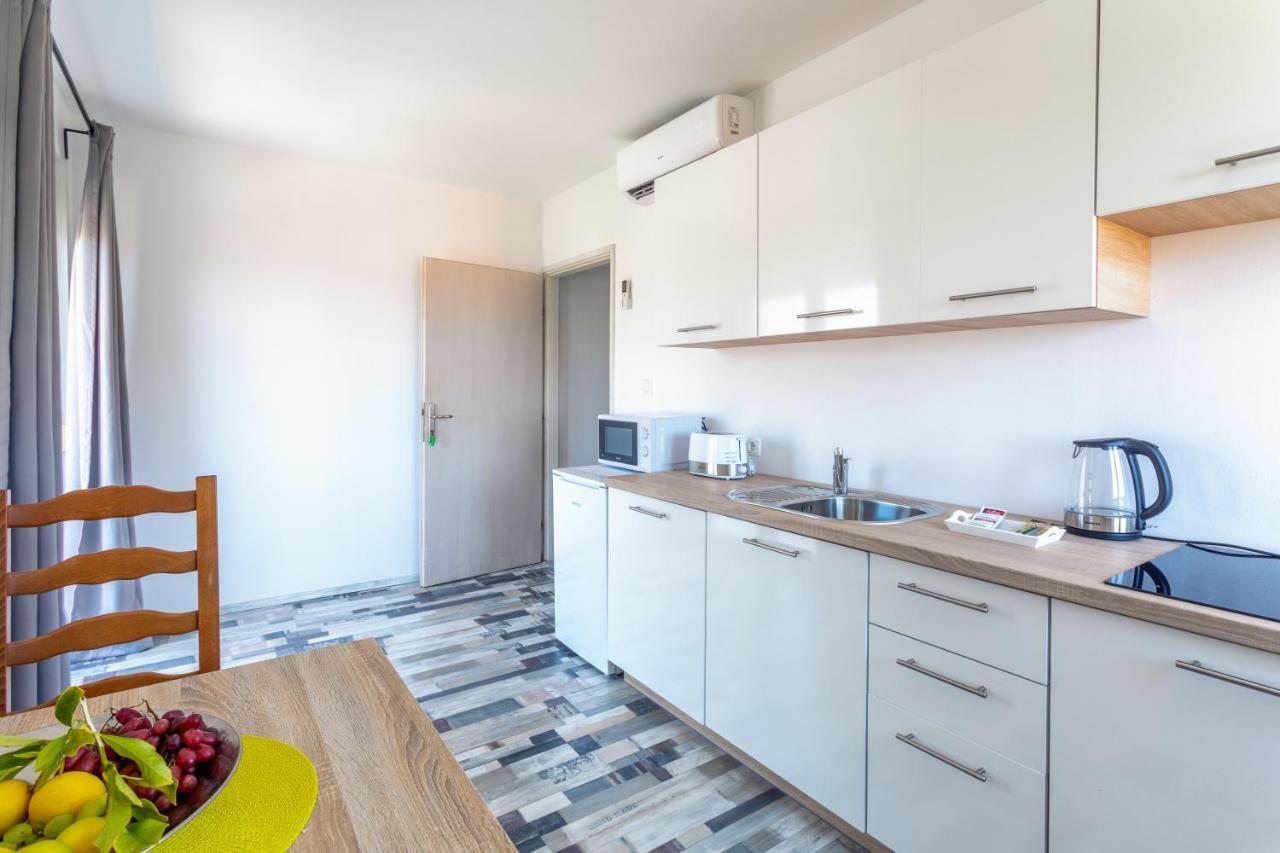 Apartments Luksa - Zf Hvar Đảo Hvar Ngoại thất bức ảnh