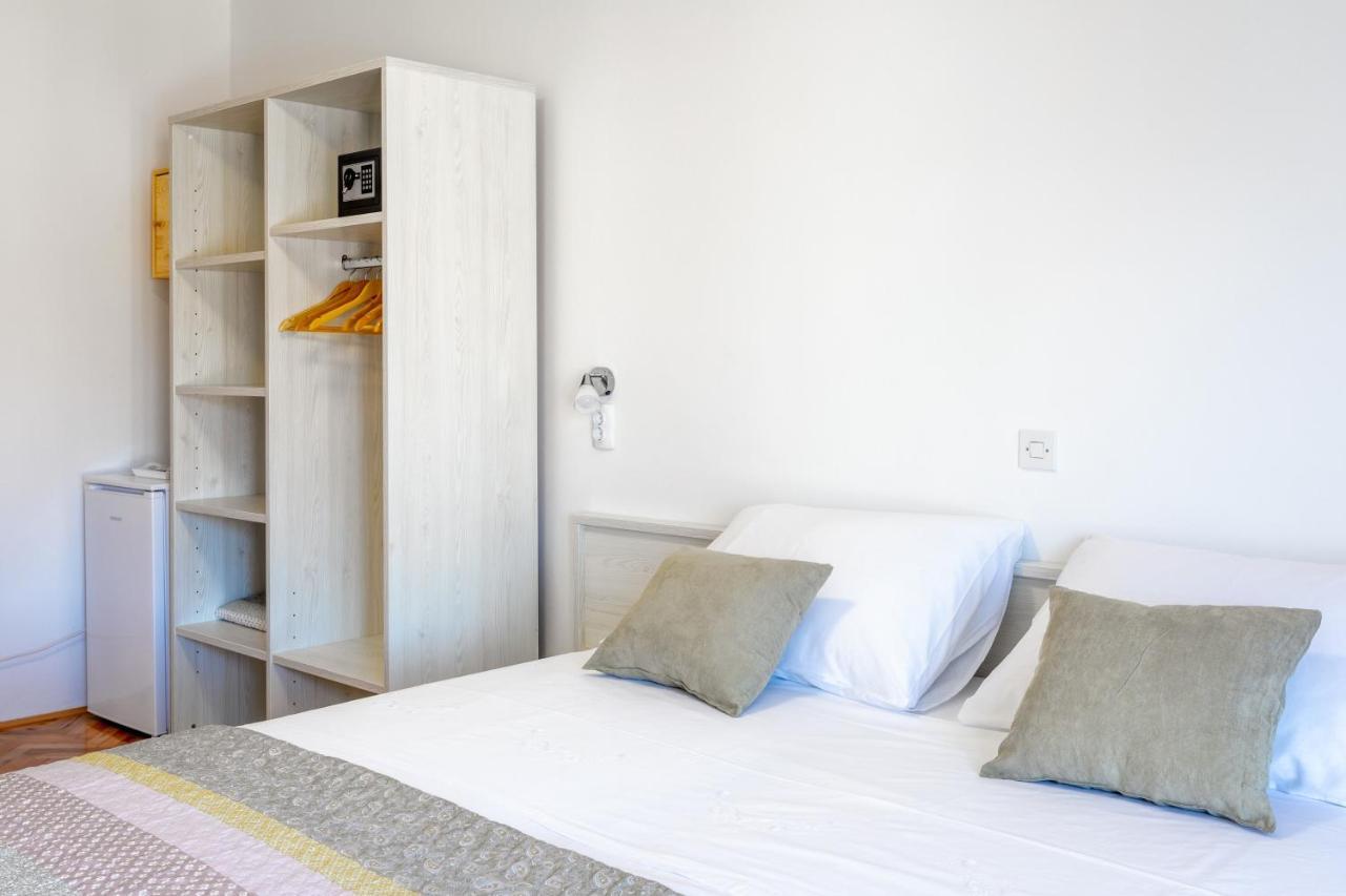 Apartments Luksa - Zf Hvar Đảo Hvar Ngoại thất bức ảnh