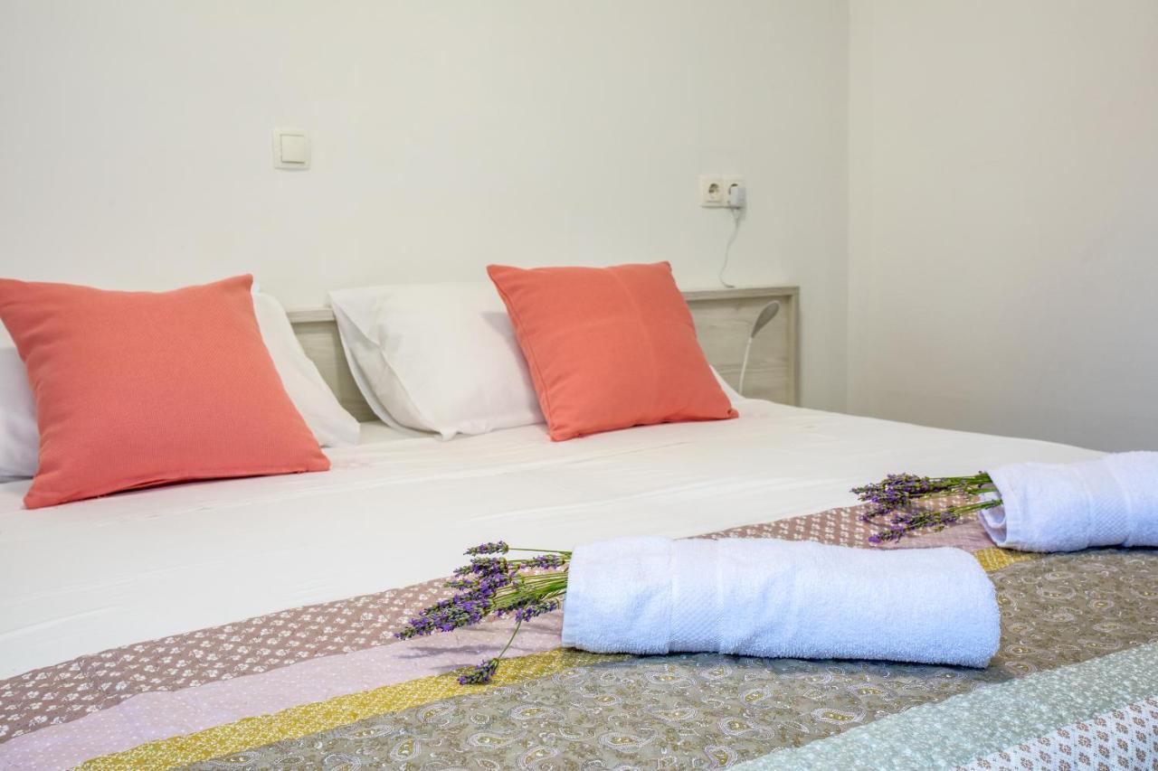 Apartments Luksa - Zf Hvar Đảo Hvar Ngoại thất bức ảnh