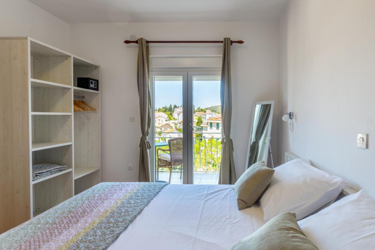 Apartments Luksa - Zf Hvar Đảo Hvar Ngoại thất bức ảnh