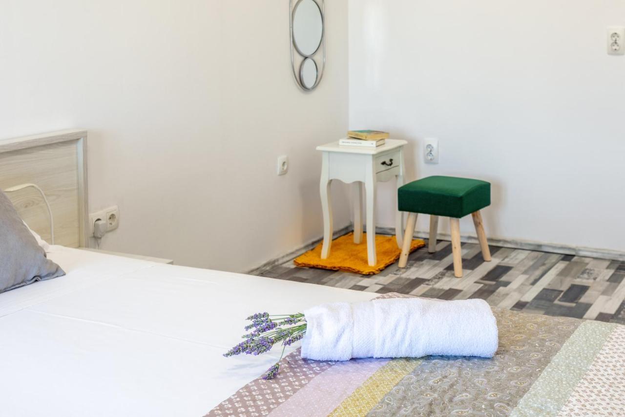 Apartments Luksa - Zf Hvar Đảo Hvar Ngoại thất bức ảnh