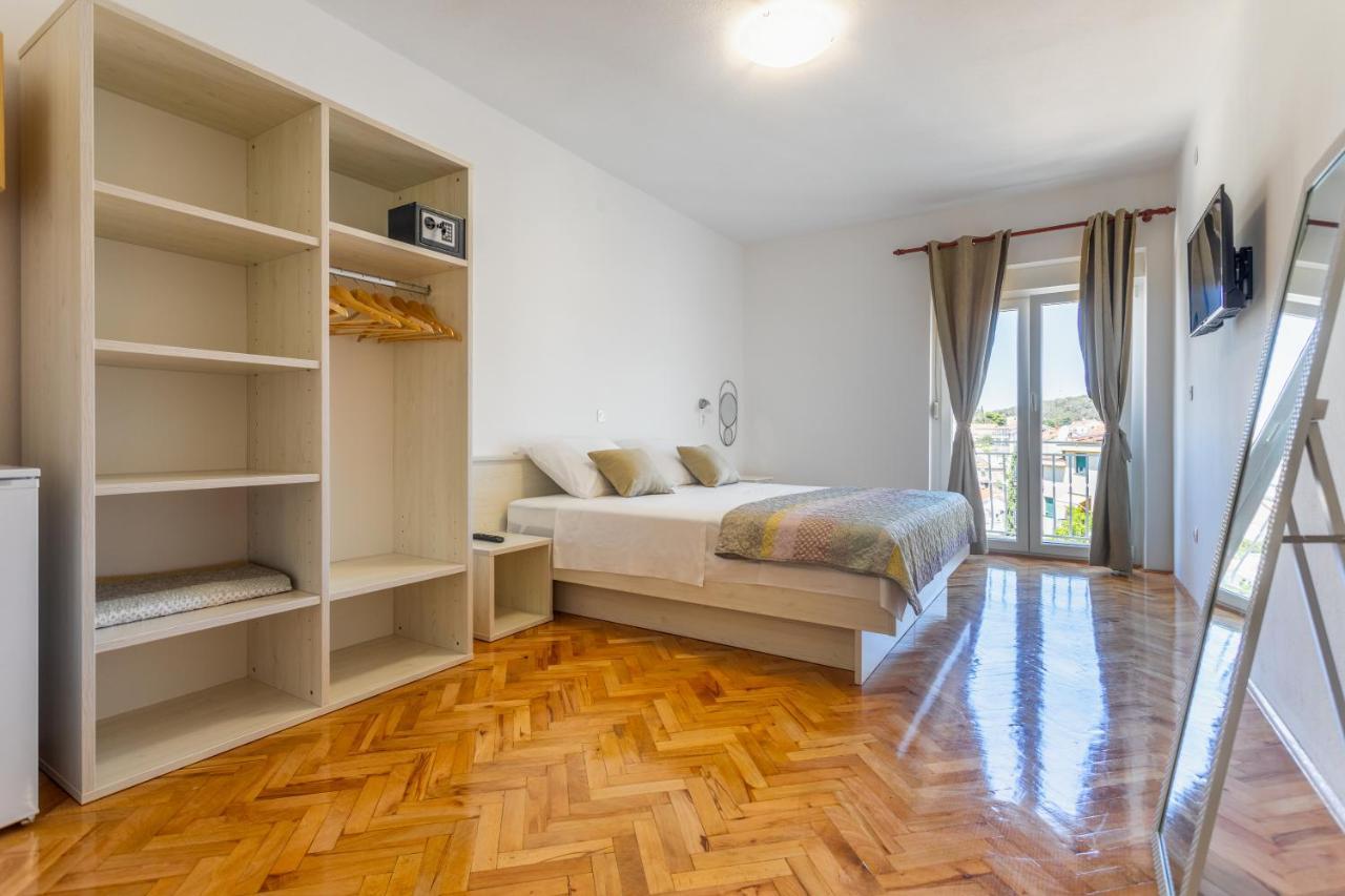 Apartments Luksa - Zf Hvar Đảo Hvar Ngoại thất bức ảnh