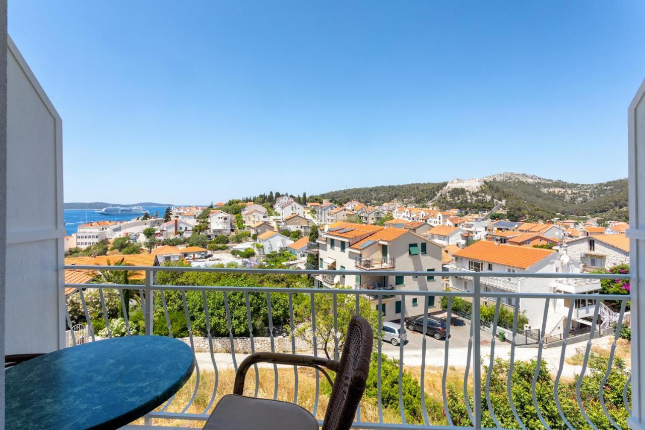 Apartments Luksa - Zf Hvar Đảo Hvar Ngoại thất bức ảnh