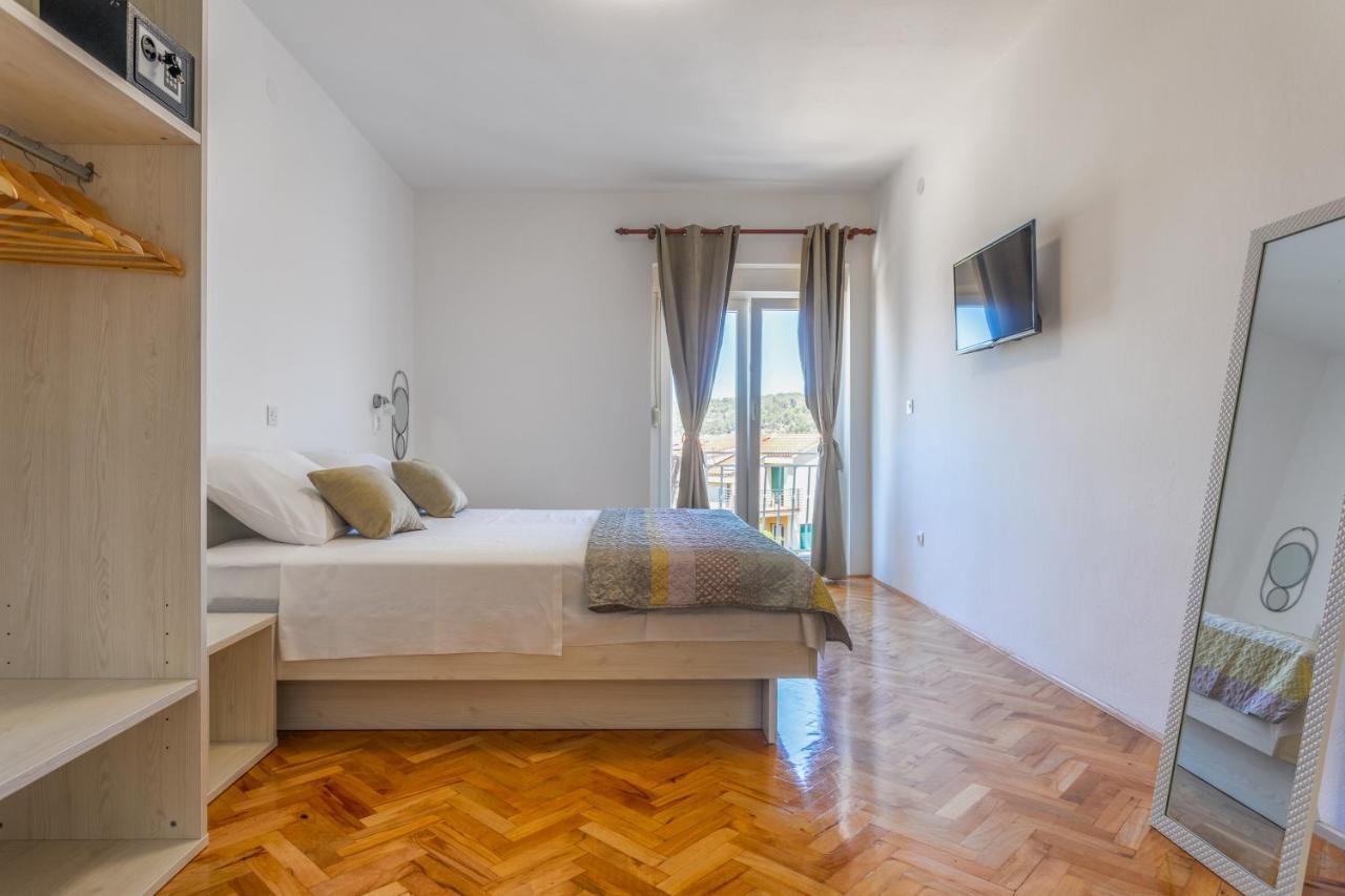 Apartments Luksa - Zf Hvar Đảo Hvar Ngoại thất bức ảnh
