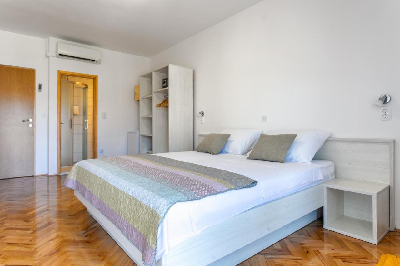 Apartments Luksa - Zf Hvar Đảo Hvar Ngoại thất bức ảnh