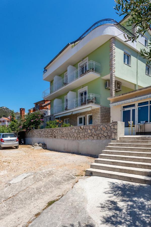 Apartments Luksa - Zf Hvar Đảo Hvar Ngoại thất bức ảnh