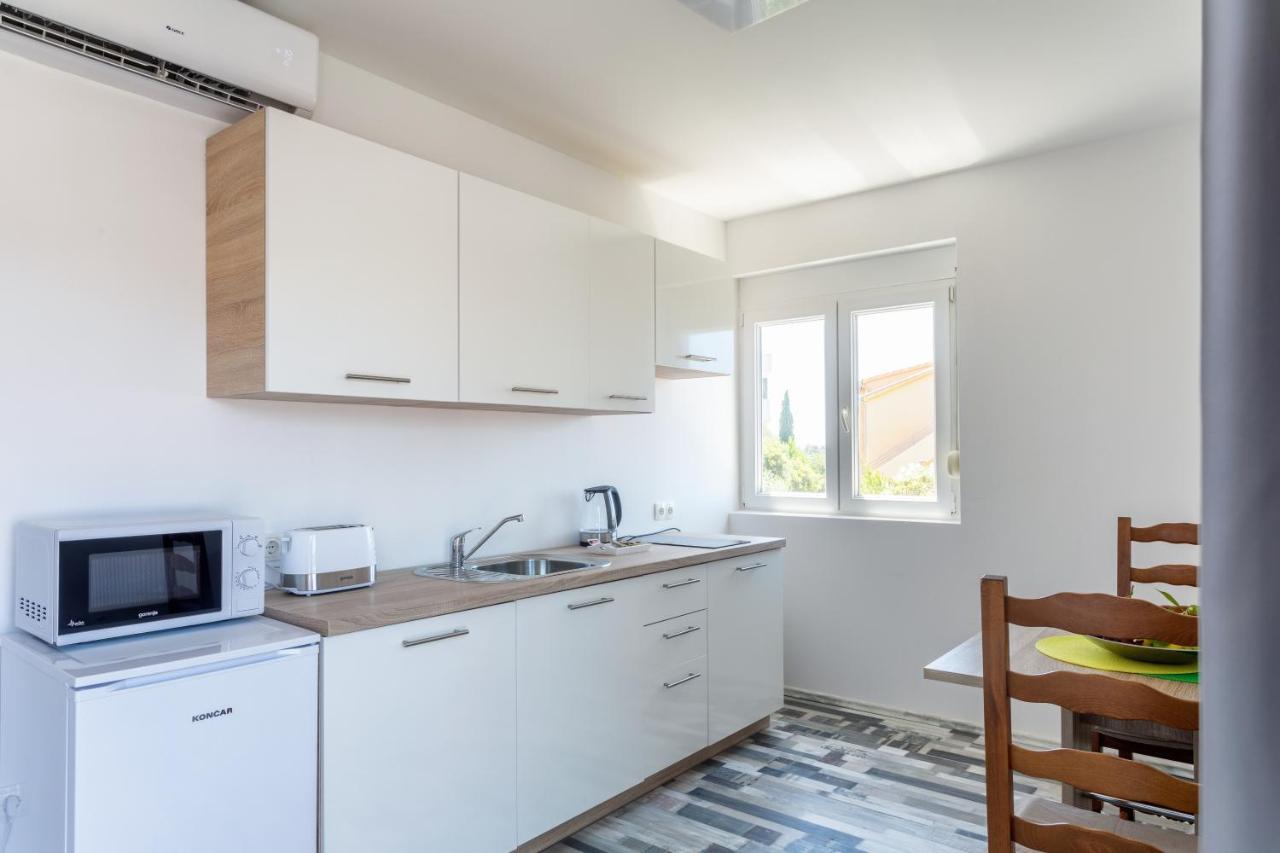 Apartments Luksa - Zf Hvar Đảo Hvar Ngoại thất bức ảnh