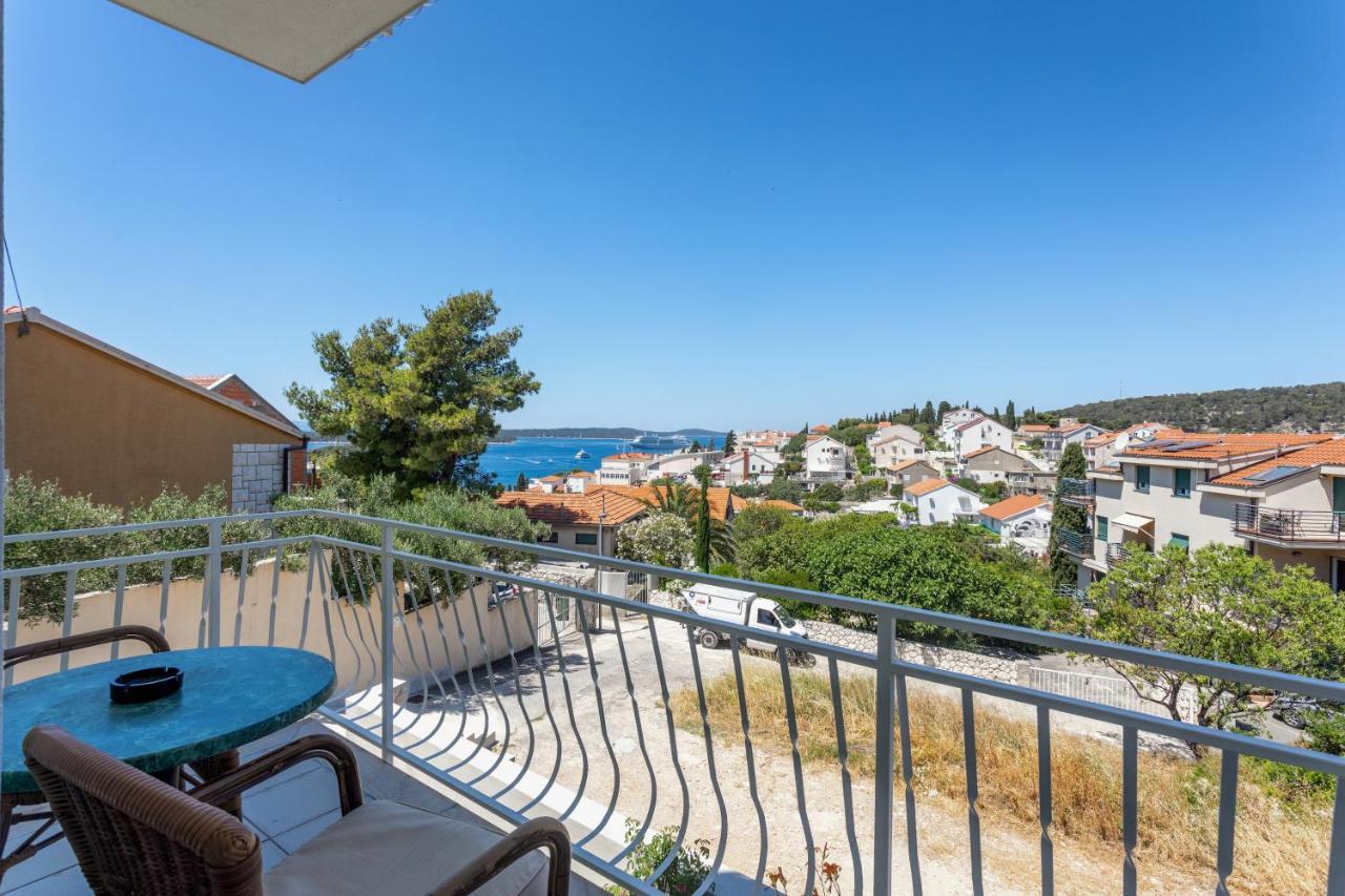 Apartments Luksa - Zf Hvar Đảo Hvar Ngoại thất bức ảnh