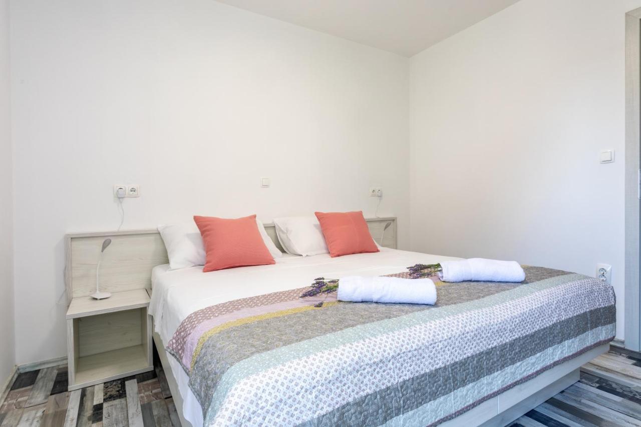 Apartments Luksa - Zf Hvar Đảo Hvar Ngoại thất bức ảnh
