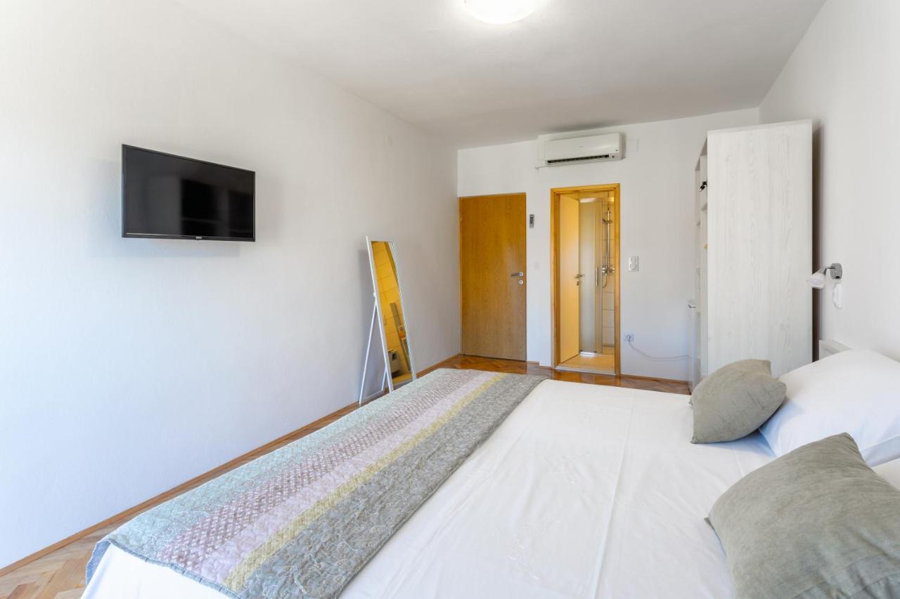 Apartments Luksa - Zf Hvar Đảo Hvar Ngoại thất bức ảnh