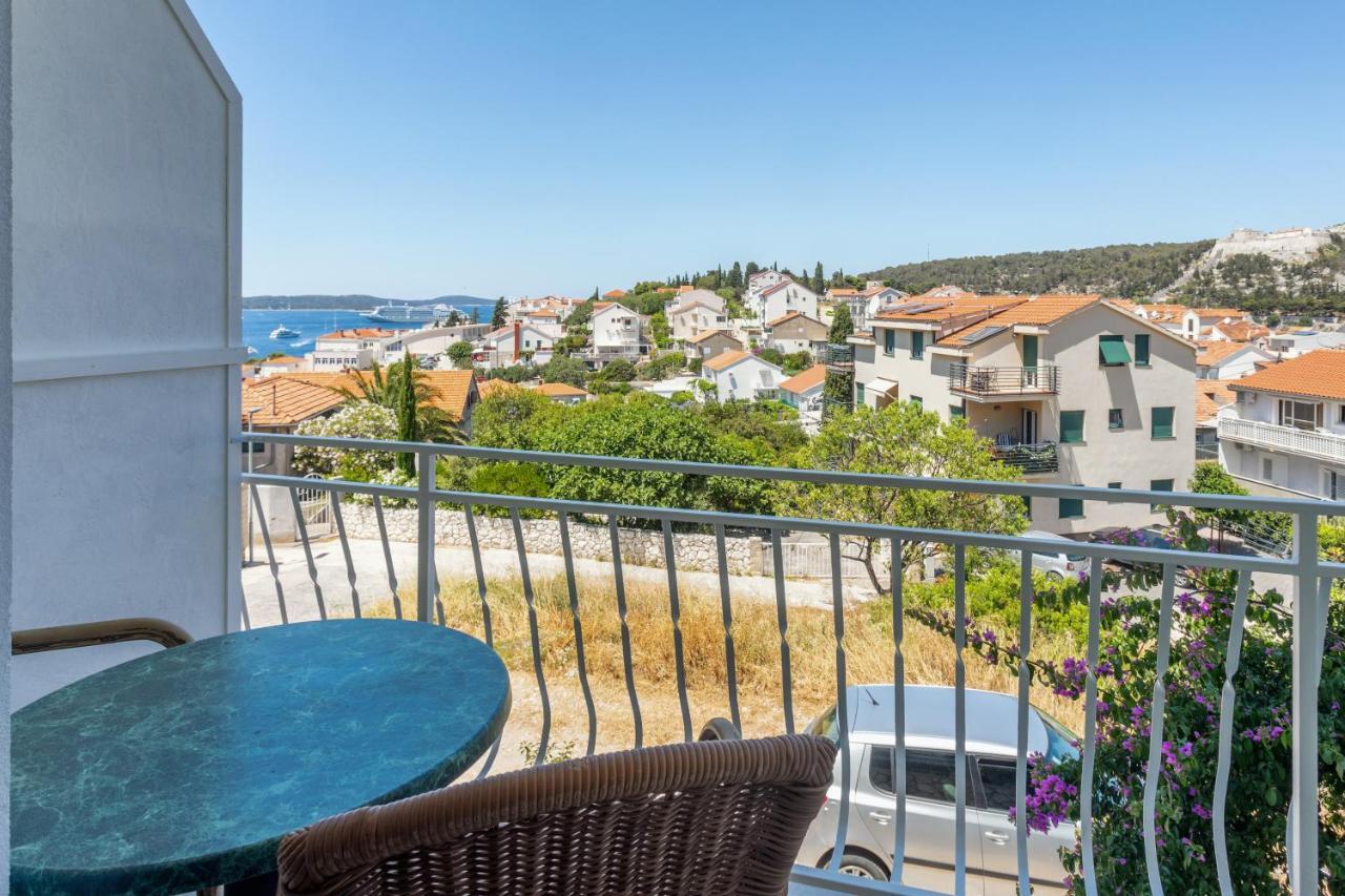 Apartments Luksa - Zf Hvar Đảo Hvar Ngoại thất bức ảnh